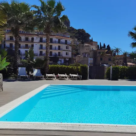 Domus D'este By Holidays Appartamento *